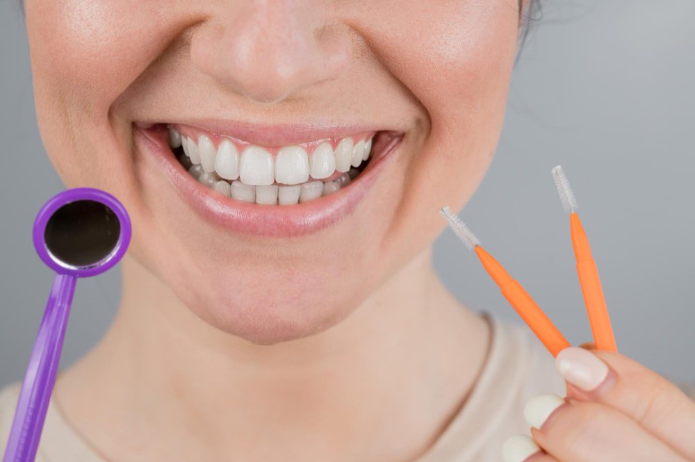 How to maintain and Clean Dental Veneers